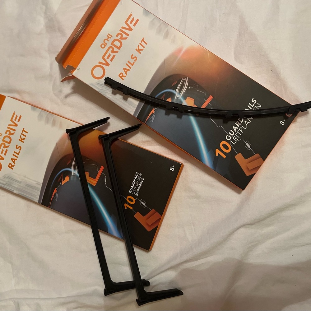 ANKI OVERDRIVE Rails/Rails Kit - Picture 5 of 12